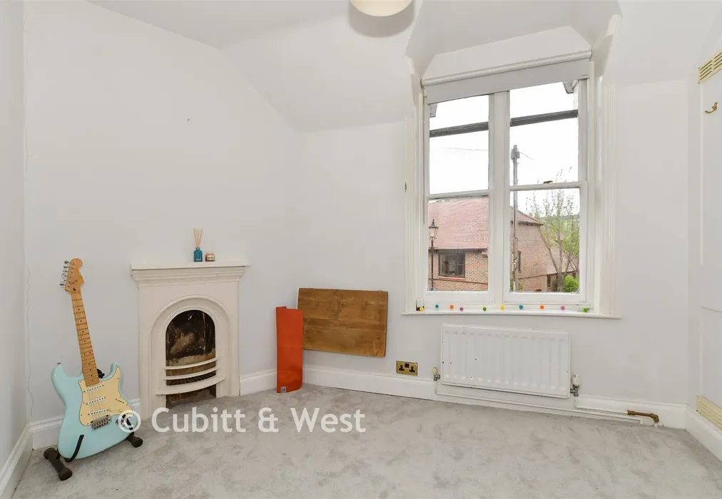 Bedroom 2 - Church Street, Dorking, Surrey - Wards of Kent