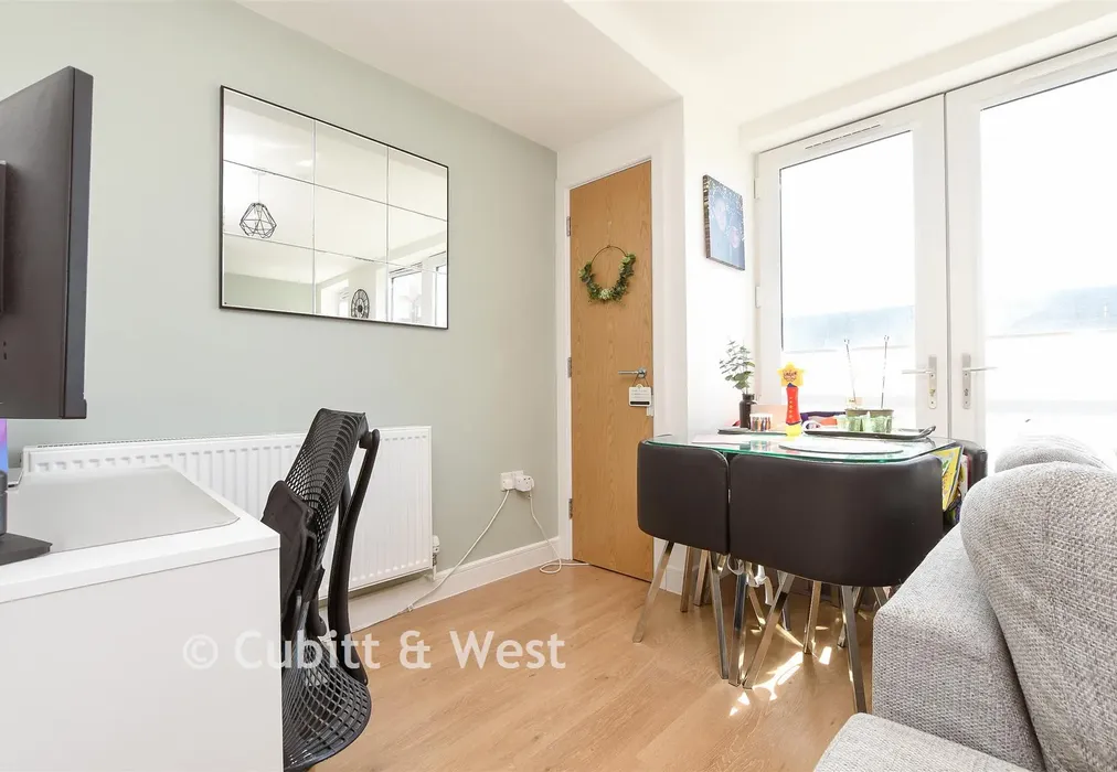 Dining Area - Nailsworth Crescent, Merstham, Surrey - Wards of Kent