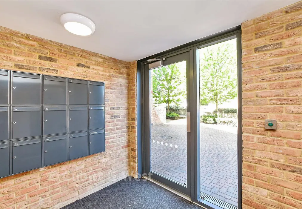 Surrounding Area - Nailsworth Crescent, Merstham, Surrey - Wards of Kent