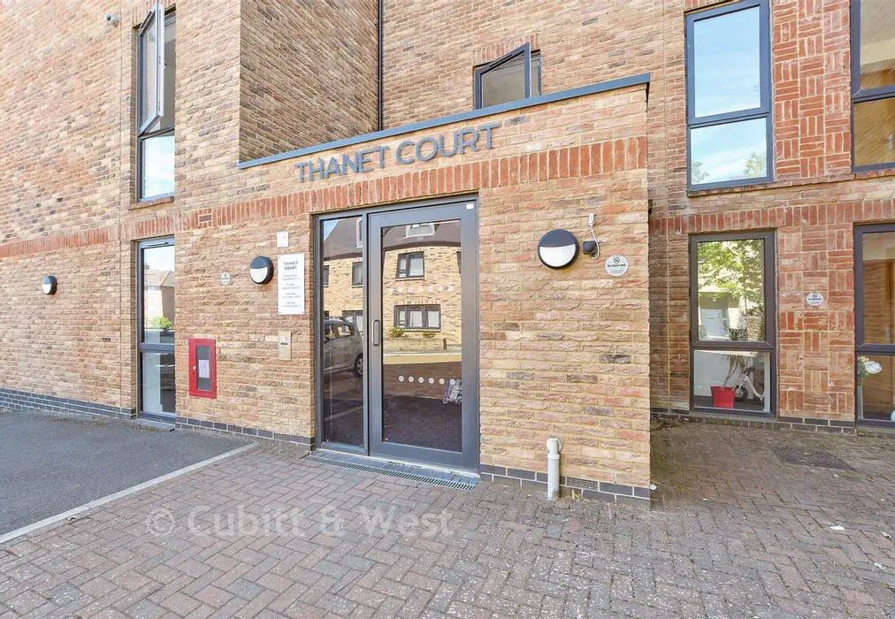 External Lifestyle Photograph - Nailsworth Crescent, Merstham, Surrey - Wards of Kent