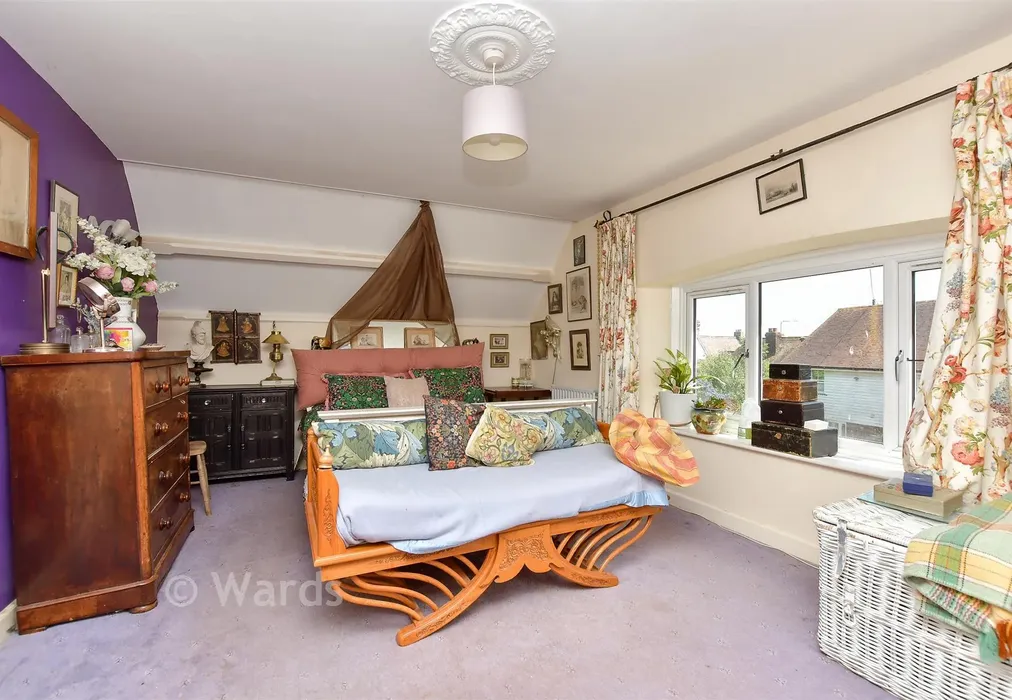 Bedroom 1 - Buttway Lane, Cliffe, Rochester, Kent - Wards of Kent