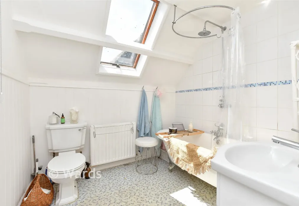 Bathroom - Buttway Lane, Cliffe, Rochester, Kent - Wards of Kent