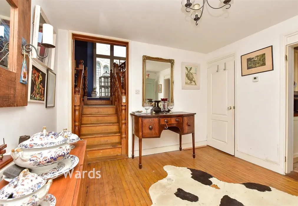 Entrance Hall - Buttway Lane, Cliffe, Rochester, Kent - Wards of Kent