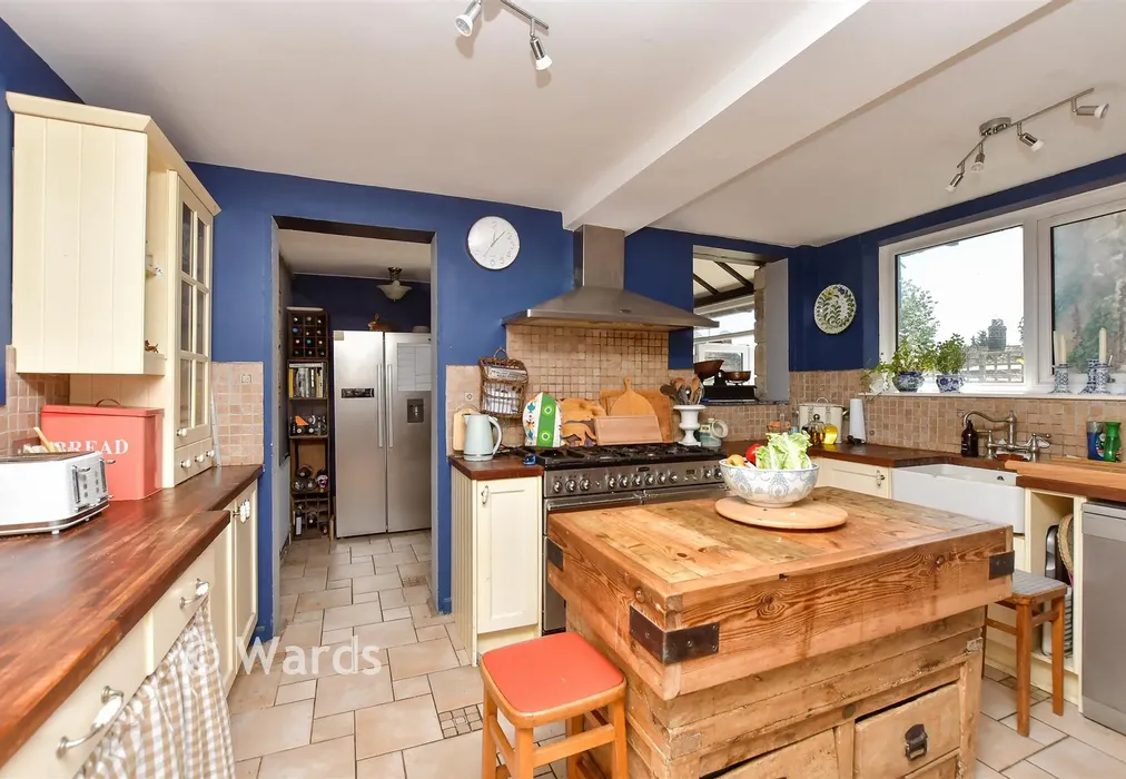Kitchen/     Breakfast Room - Buttway Lane, Cliffe, Rochester, Kent - Wards of Kent