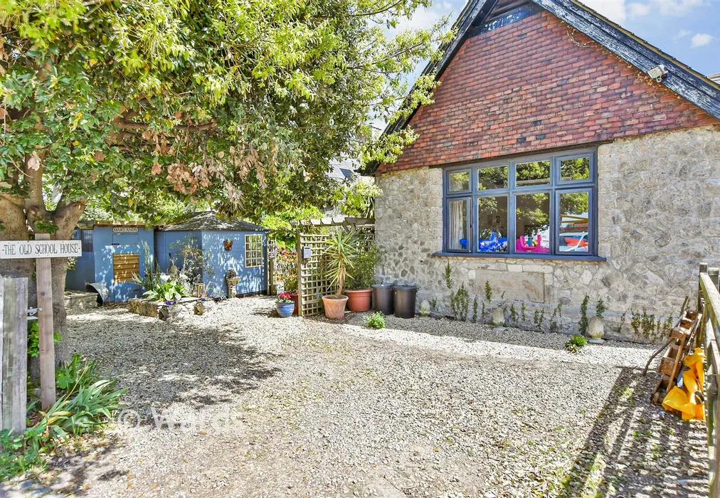 Driveway/Parking - Buttway Lane, Cliffe, Rochester, Kent - Wards of Kent