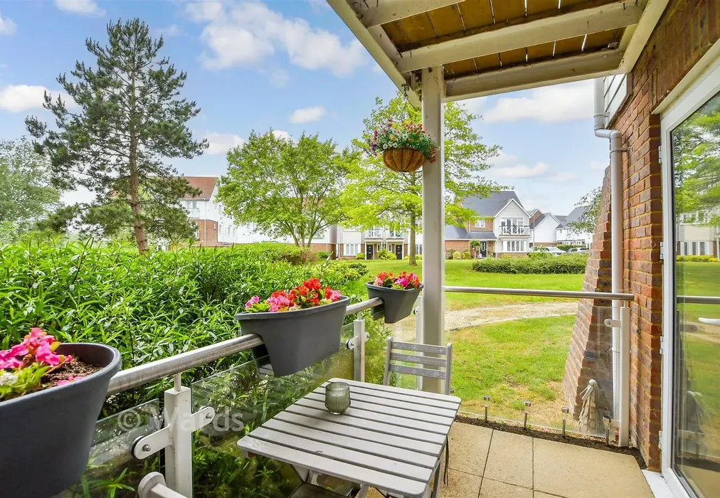 Balcony / Terrace - Walters Close, Snodland, Kent - Wards of Kent