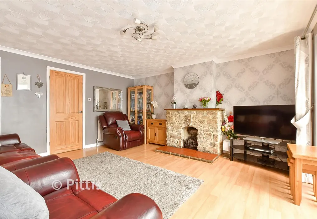 Lounge - Pitt Street, Ryde, Isle of Wight - Wards of Kent
