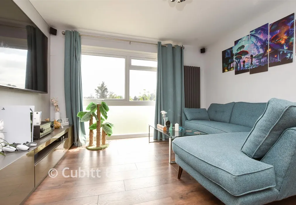 Lounge - Twickenham Close, Croydon, Surrey - Wards of Kent