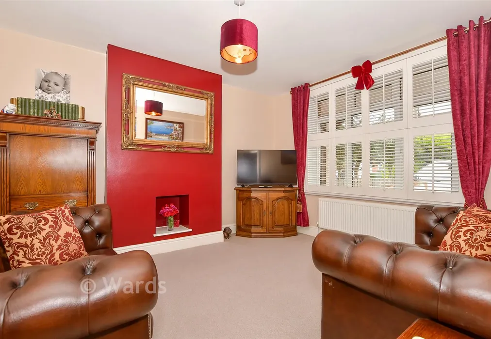 Lounge - Plains Avenue, Maidstone, Kent - Wards of Kent