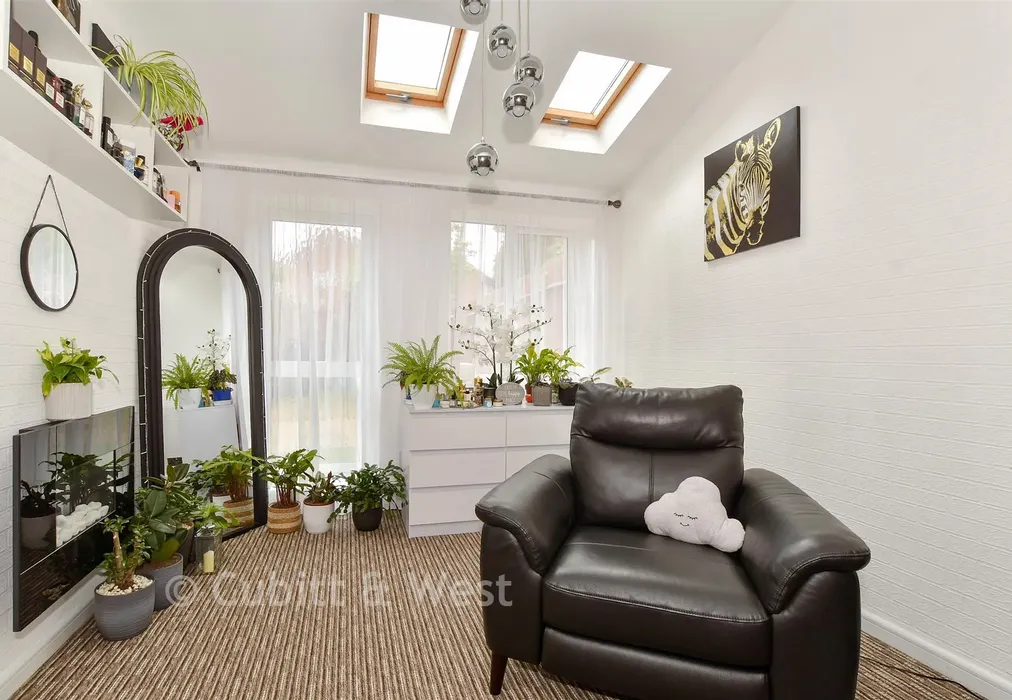 Lounge/Dining Room - Oakapple Close, Broadfield, Crawley, West Sussex - Wards of Kent