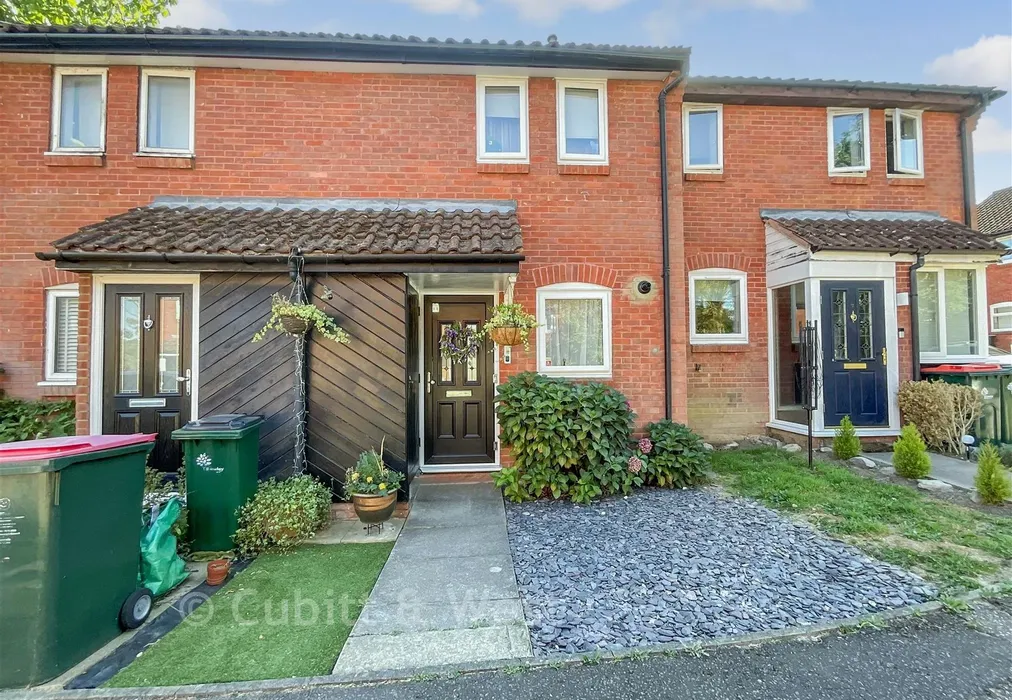 External Web - Oakapple Close, Broadfield, Crawley, West Sussex - Wards of Kent