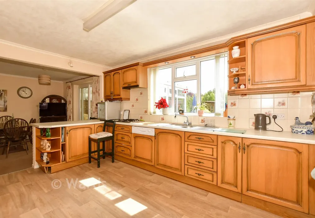 Kitchen - St. Andrew's Road, Littlestone, New Romney, Kent - Wards of Kent