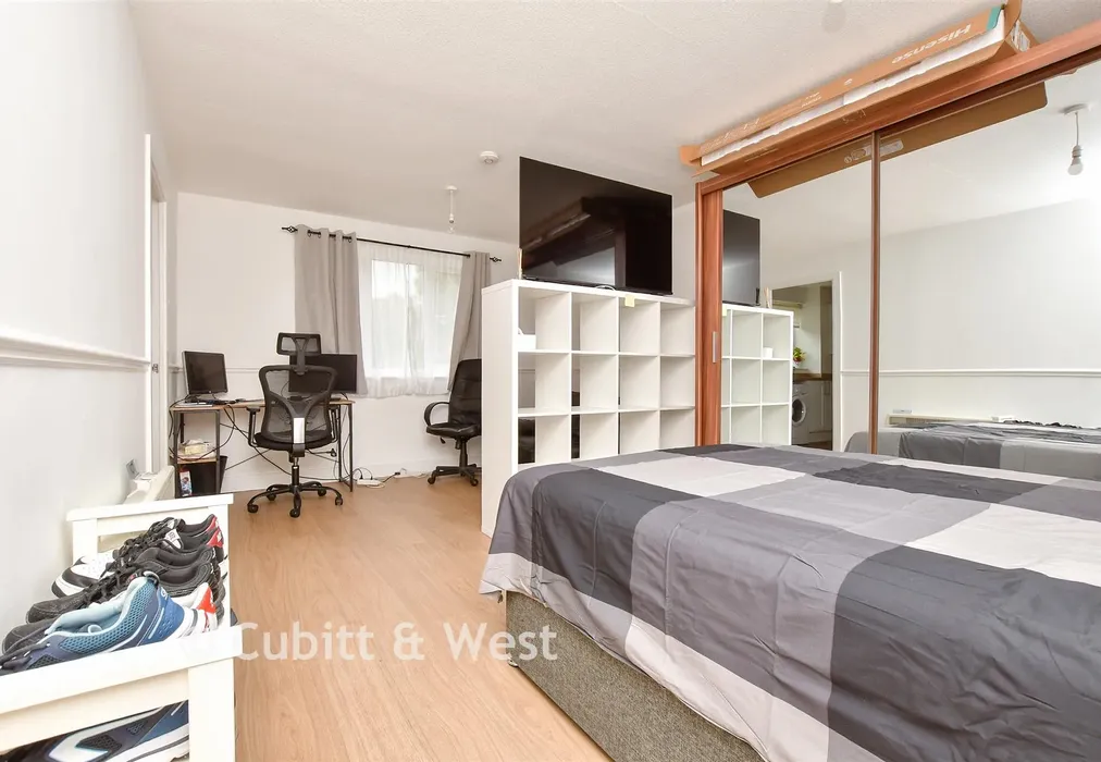 Studio - New Road, Mitcham Junction, Surrey - Wards of Kent