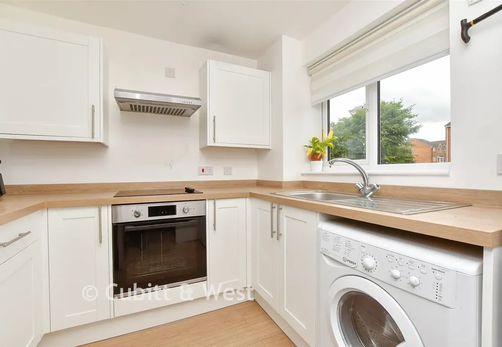 Kitchen - New Road, Mitcham Junction, Surrey - Wards of Kent