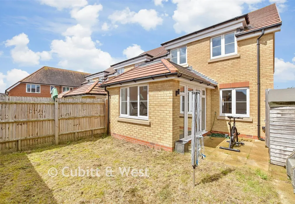 Rear Garden - Corden Place, Codmore Hill, Pulborough, West Sussex - Wards of Kent
