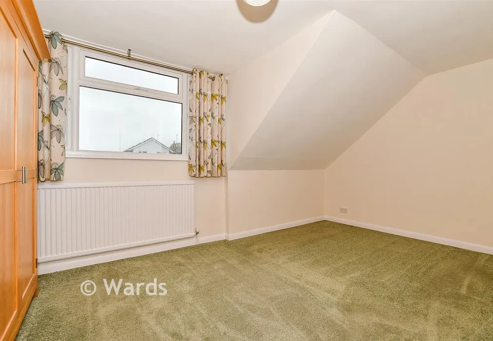 Bedroom 1 - Bankfields, Headcorn, Ashford, Kent - Wards of Kent