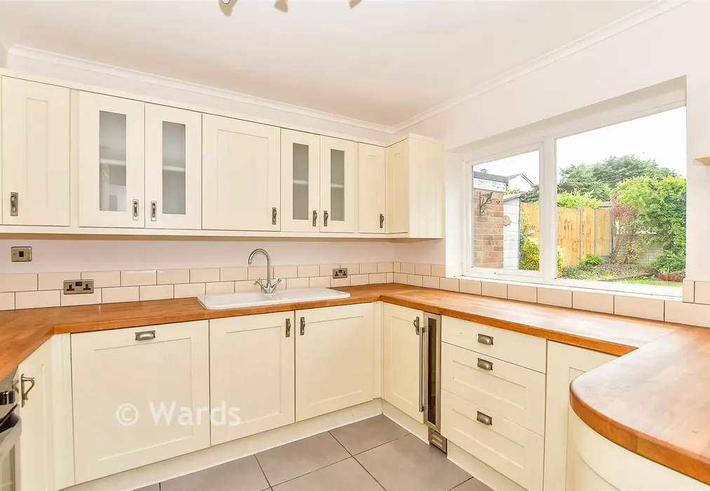 Kitchen/ Diner - Bankfields, Headcorn, Ashford, Kent - Wards of Kent