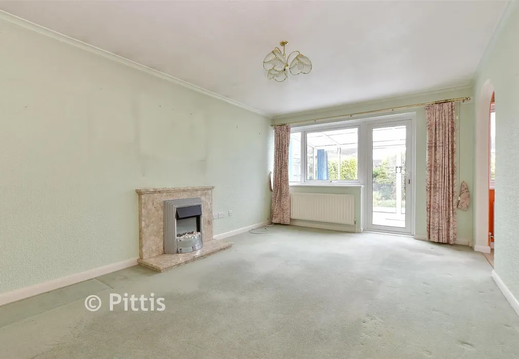 Lounge - Rowan Tree Drive, Seaview, Isle of Wight - Wards of Kent