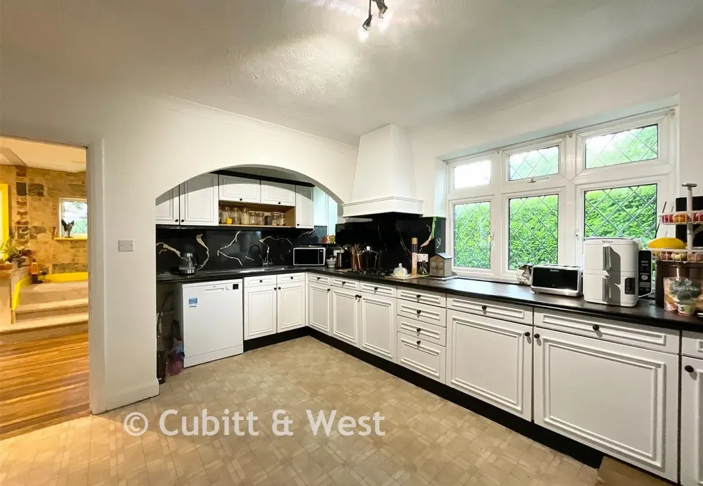 Kitchen. - Wallace Avenue, Worthing, West Sussex - Wards of Kent
