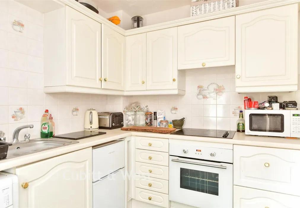 Annexe Kitchen - Wallace Avenue, Worthing, West Sussex - Wards of Kent