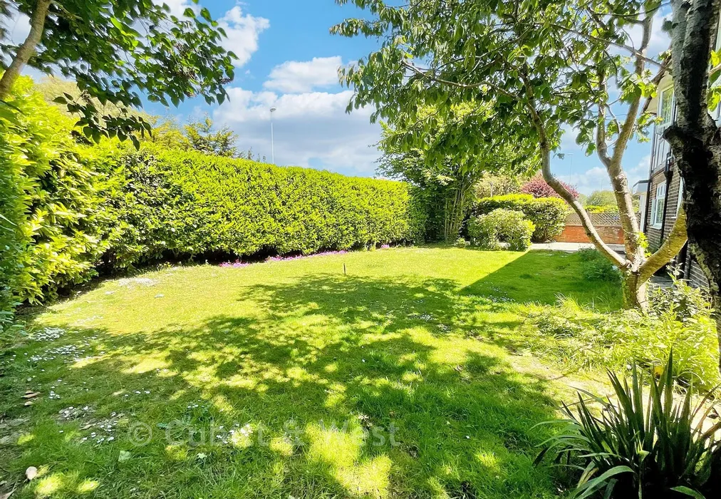 Garden** - Wallace Avenue, Worthing, West Sussex - Wards of Kent