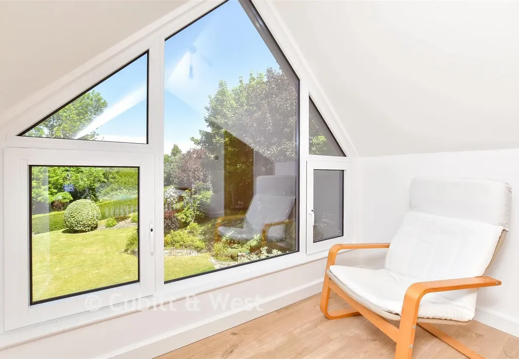 Internal Lifestyle Photograph - Highland Road, Purley, Surrey - Wards of Kent