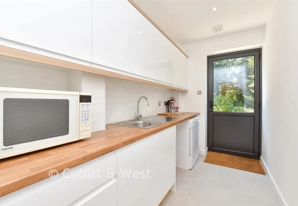 Utility Room - Highland Road, Purley, Surrey - Wards of Kent