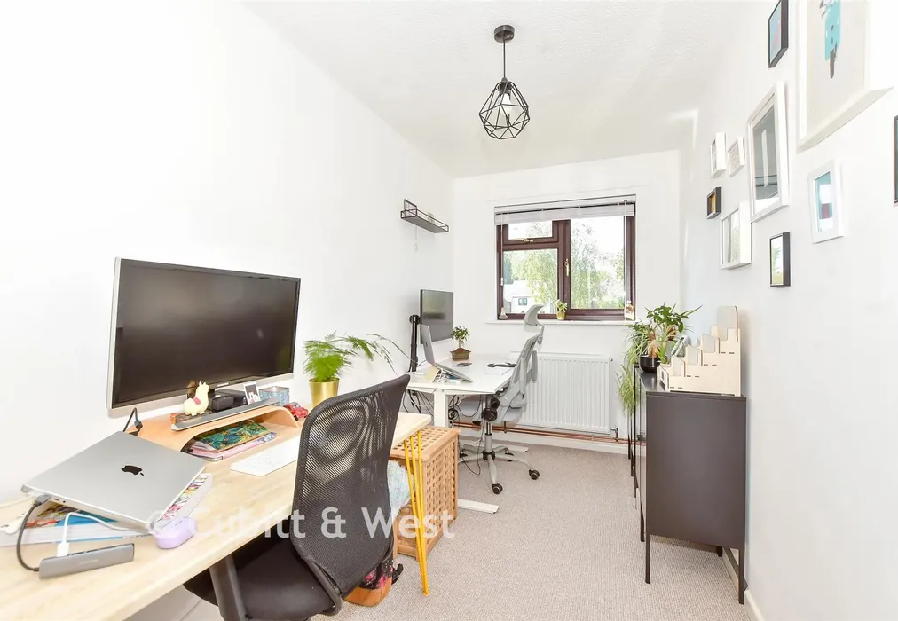 Bedroom 3 - Martlet Close, Chichester, West Sussex - Wards of Kent