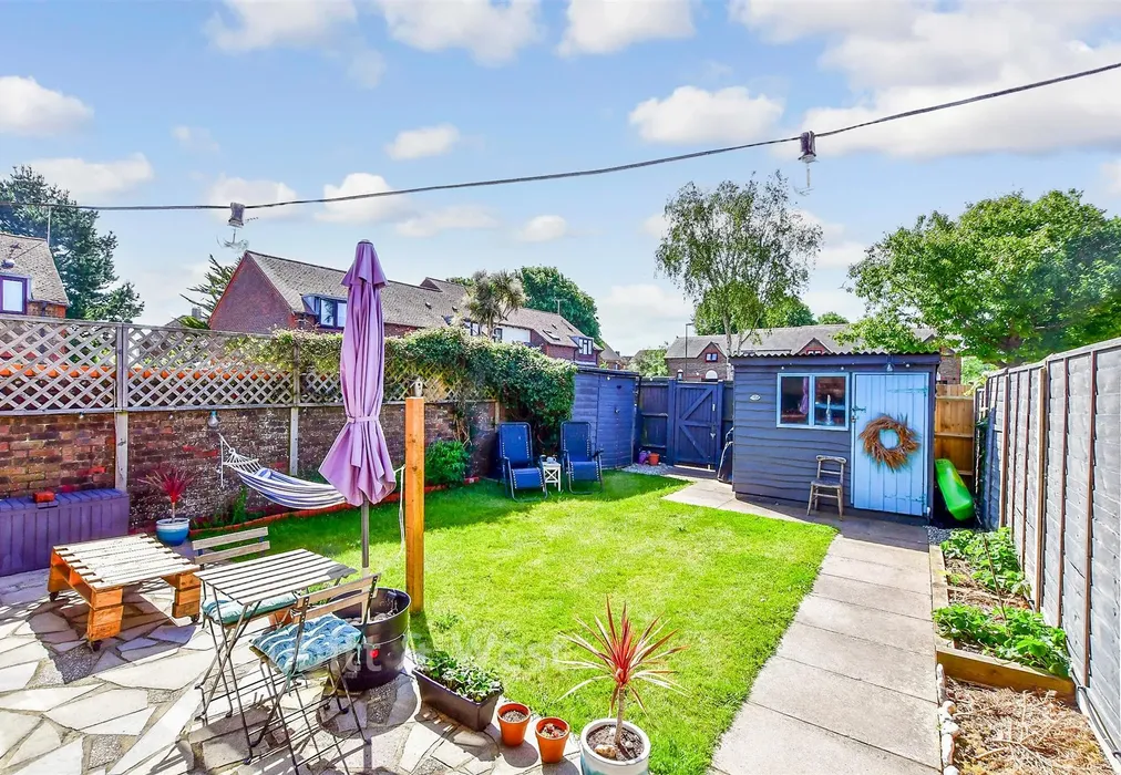 Rear Garden - Martlet Close, Chichester, West Sussex - Wards of Kent