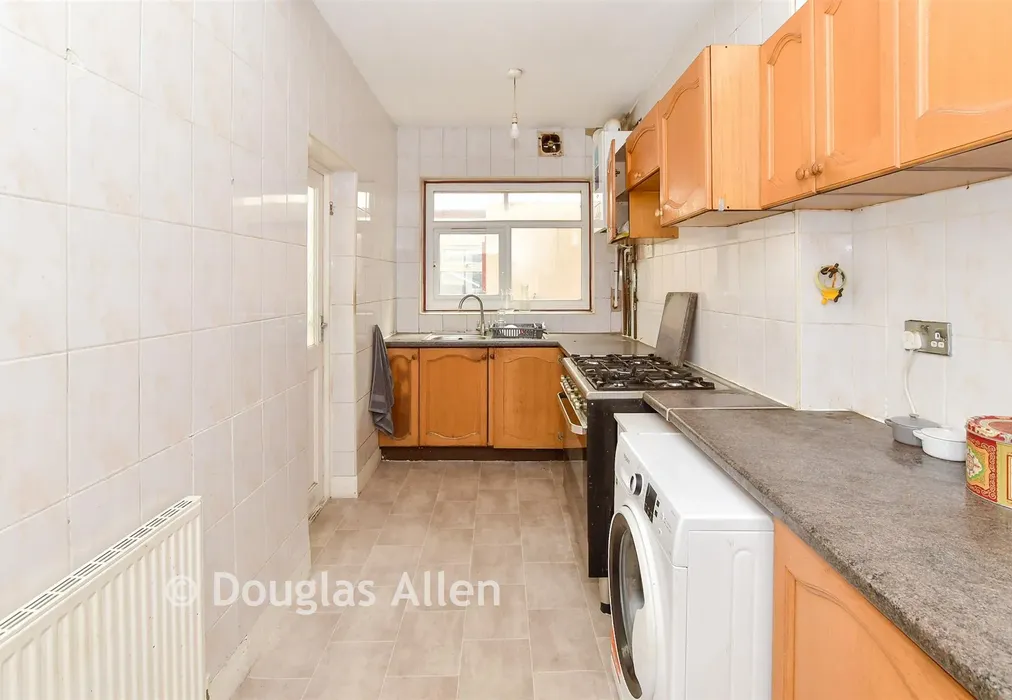 Kitchen - Leigh Road, London - Wards of Kent
