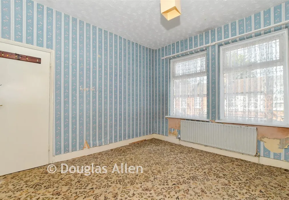 Bedroom 1 - Leigh Road, London - Wards of Kent