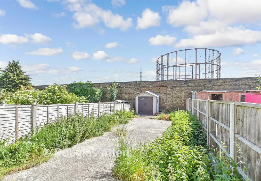 Rear Garden - Leigh Road, London - Wards of Kent