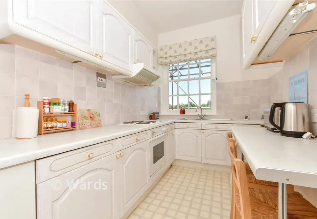 Kitchen - Waldershare, Waldershare, Kent - Wards of Kent