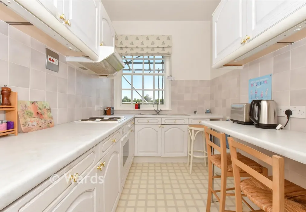 Kitchen - Waldershare, Waldershare, Kent - Wards of Kent