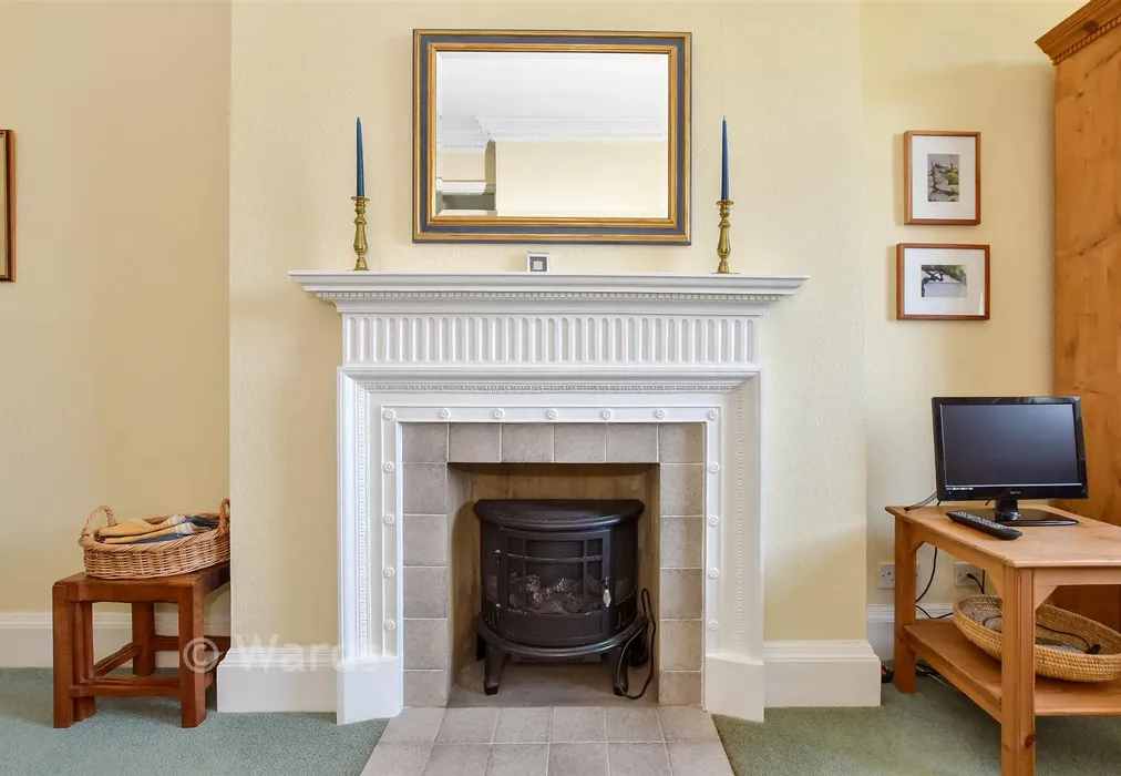 Internal Lifestyle Photograph - Waldershare, Waldershare, Kent - Wards of Kent