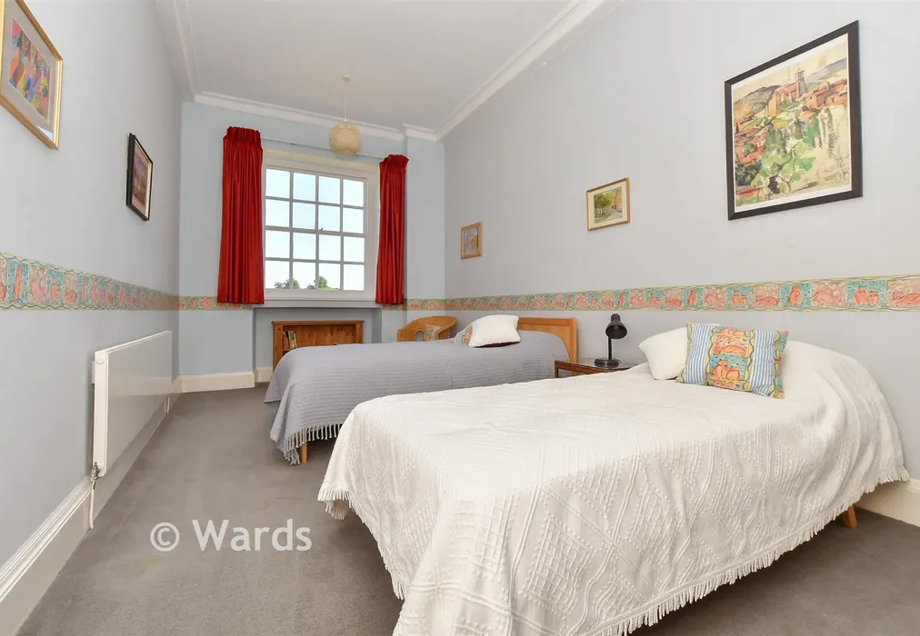 Bedroom 1 - Waldershare, Waldershare, Kent - Wards of Kent
