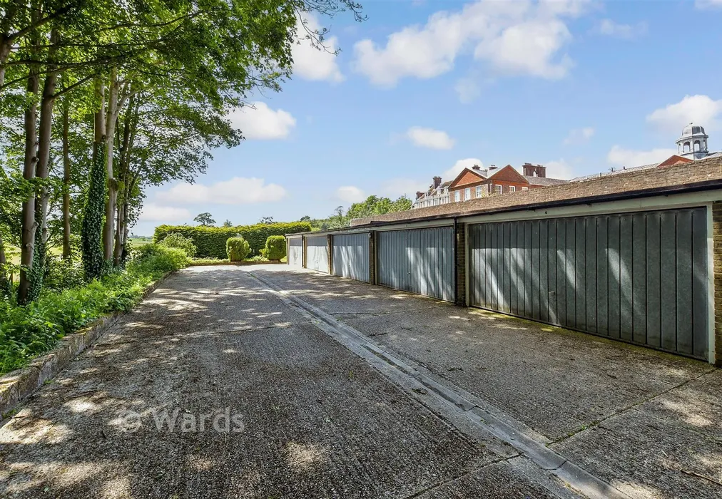 Garage - Waldershare, Waldershare, Kent - Wards of Kent