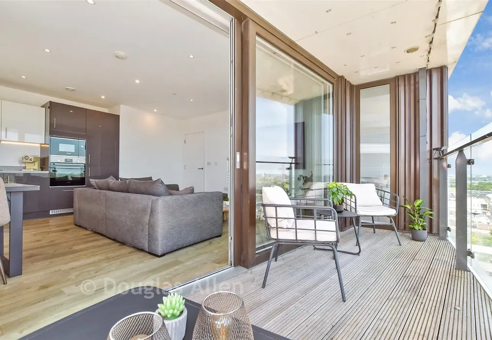 Balcony / Terrace - Beck Square, Leyton - Wards of Kent
