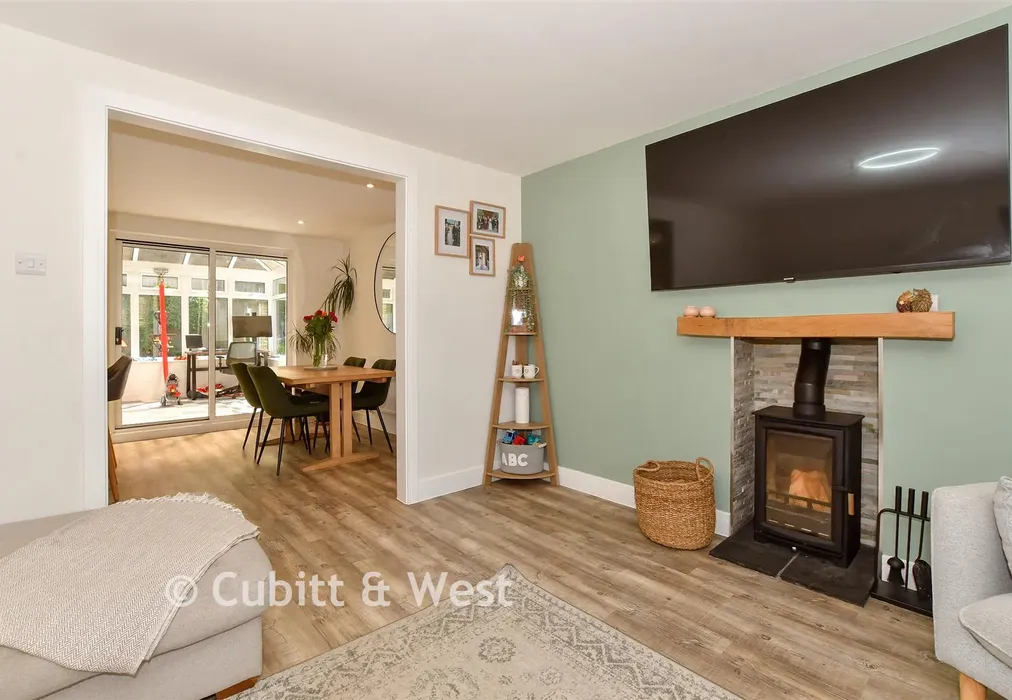 Internal Lifestyle Photograph - Rectory Close, Ashington, West Sussex - Wards of Kent
