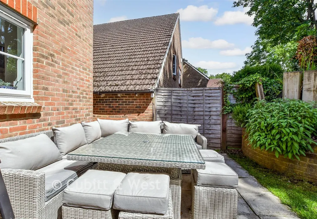 Rear Garden - Rectory Close, Ashington, West Sussex - Wards of Kent