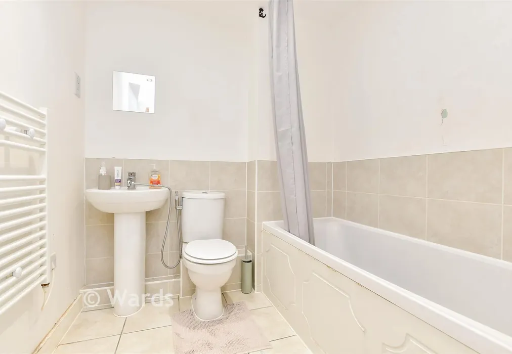 Bathroom - Observatory Way, Ramsgate, Kent - Wards of Kent