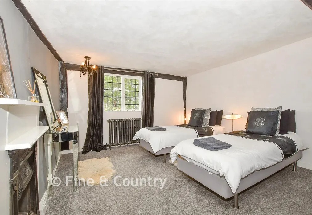 Bedroom 2 - High Street, Brenchley, Tonbridge, Kent - Wards of Kent