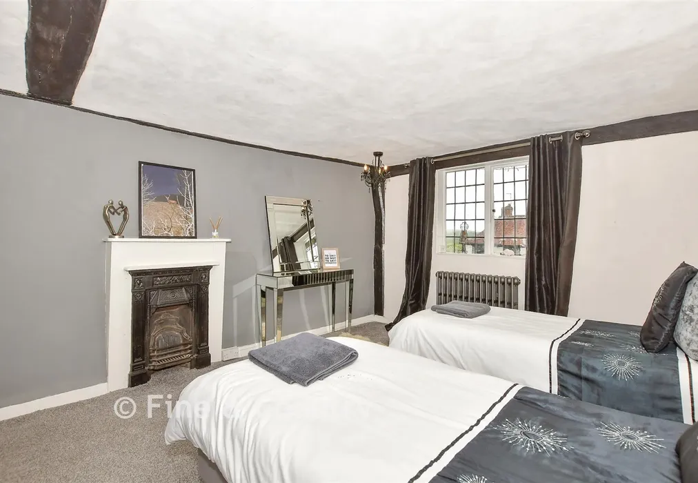 Bedroom 2 - High Street, Brenchley, Tonbridge, Kent - Wards of Kent