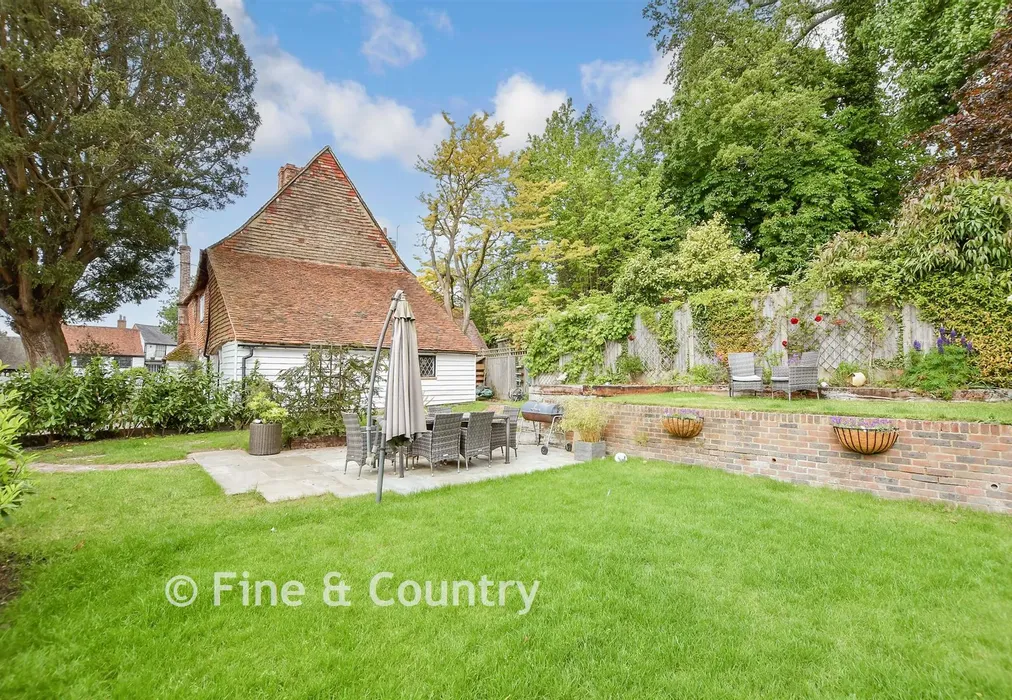 Rear Garden - High Street, Brenchley, Tonbridge, Kent - Wards of Kent