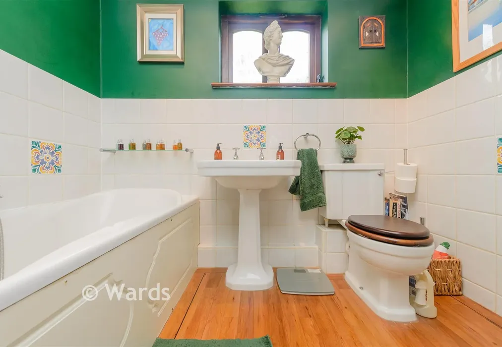 Bathroom - Millers Walk, Meopham, Kent - Wards of Kent
