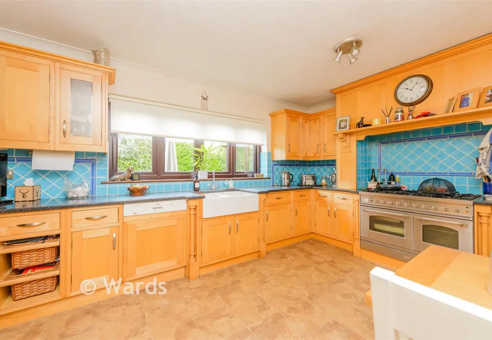 Kitchen - Millers Walk, Meopham, Kent - Wards of Kent
