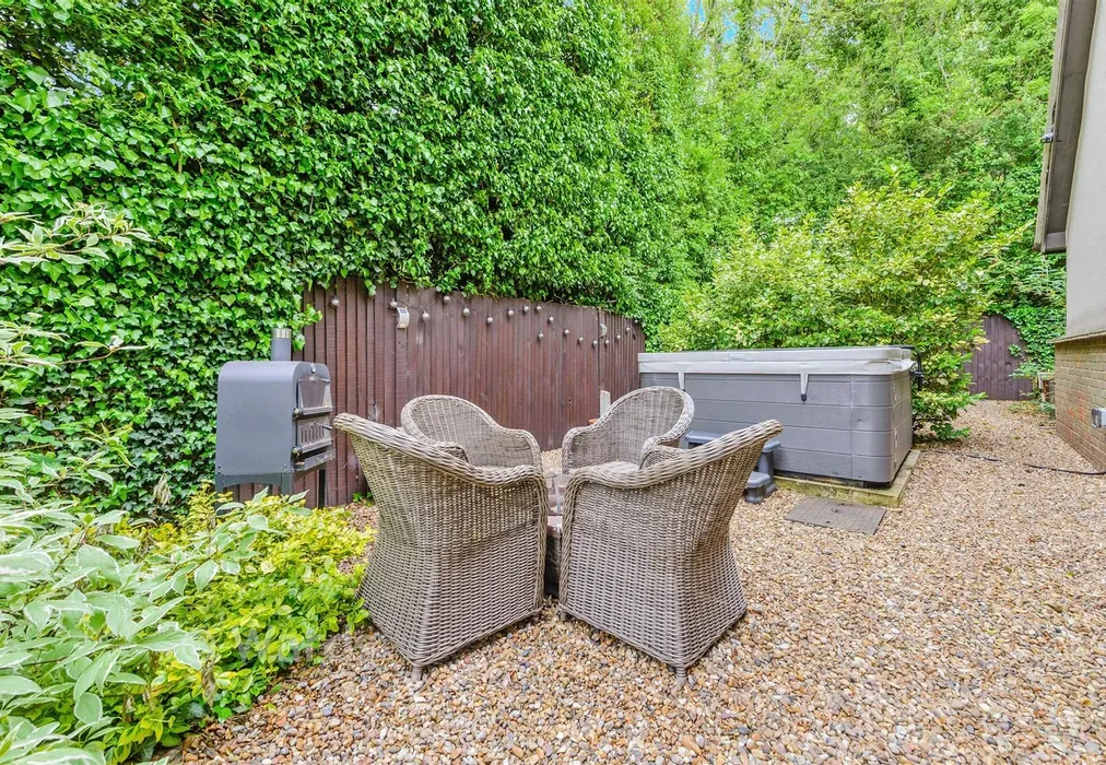 External Lifestyle Photograph - Millers Walk, Meopham, Kent - Wards of Kent