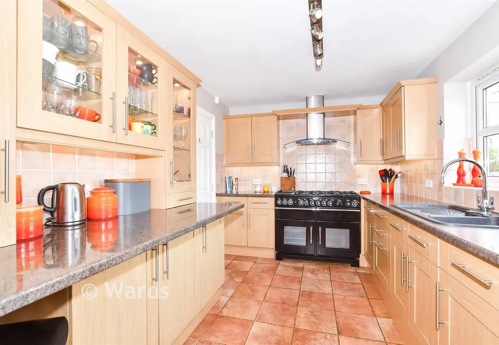 Kitchen - Orchard View, Detling, Maidstone, Kent - Wards of Kent