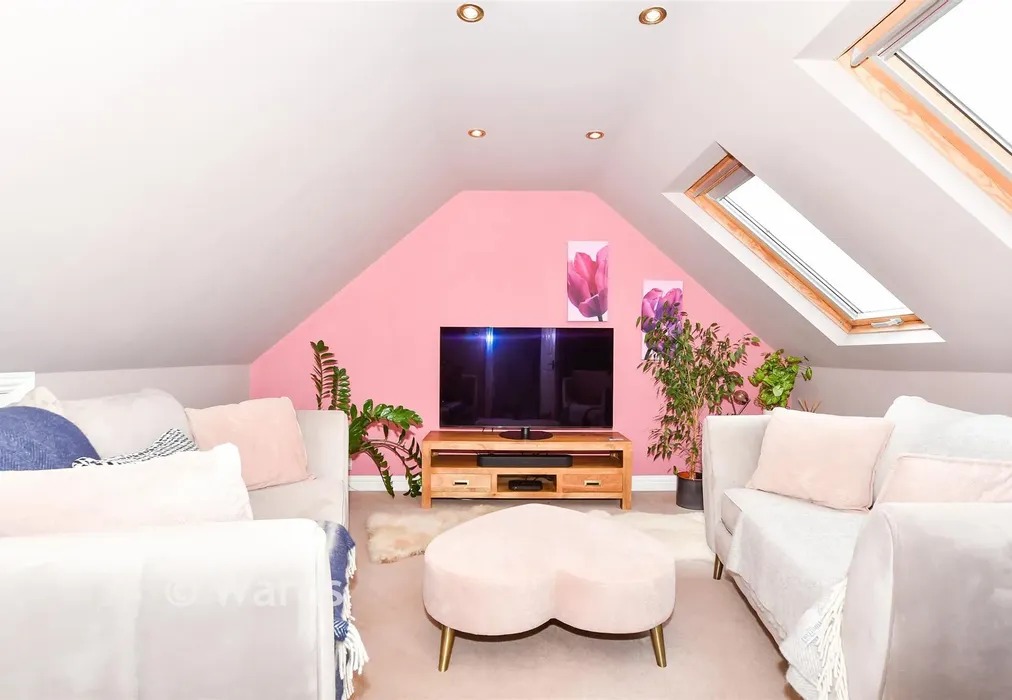 Bedroom 2 - Orchard View, Detling, Maidstone, Kent - Wards of Kent