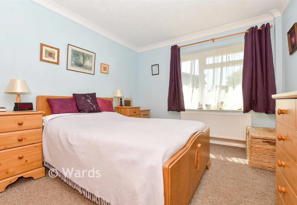 Bedroom 1 - St. Andrew's Gardens, Shepherdswell, Kent - Wards of Kent